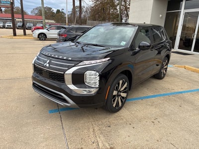 2026 Mitsubishi Outlander SE