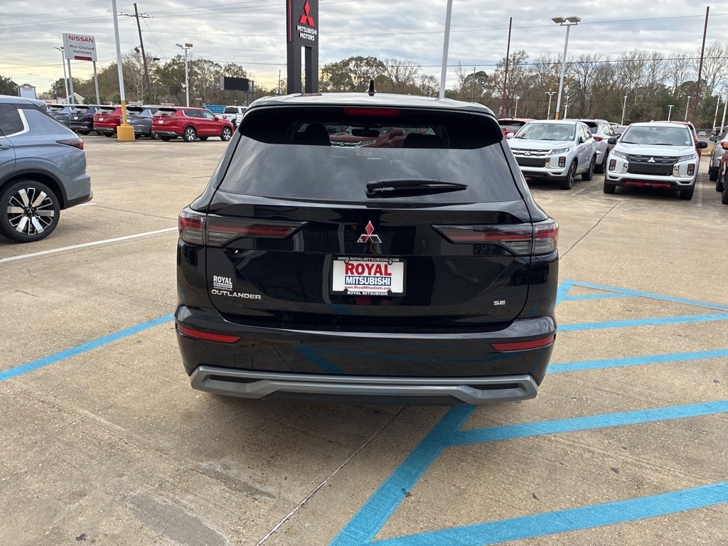 2026 Mitsubishi Outlander SE