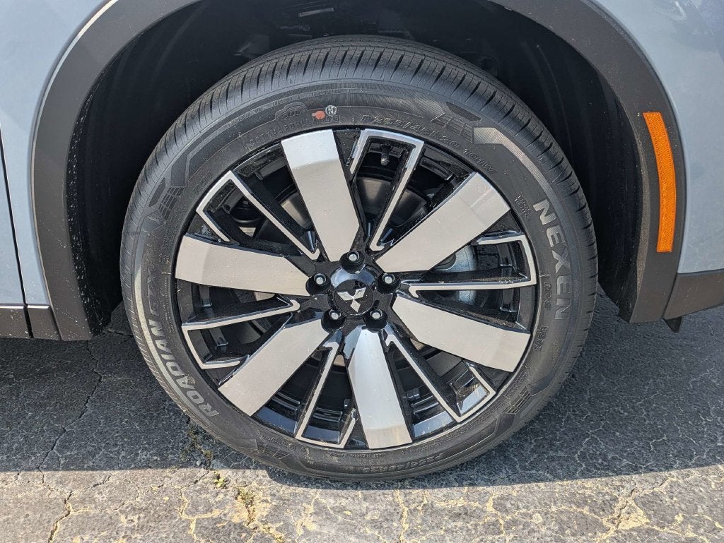 2026 Mitsubishi Outlander Base