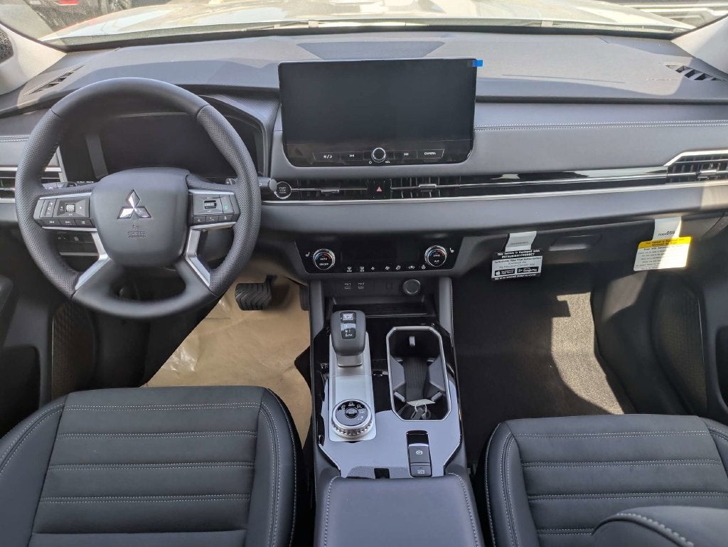 2026 Mitsubishi Outlander Base
