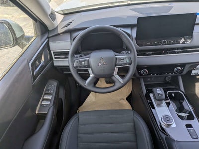 2026 Mitsubishi Outlander Base