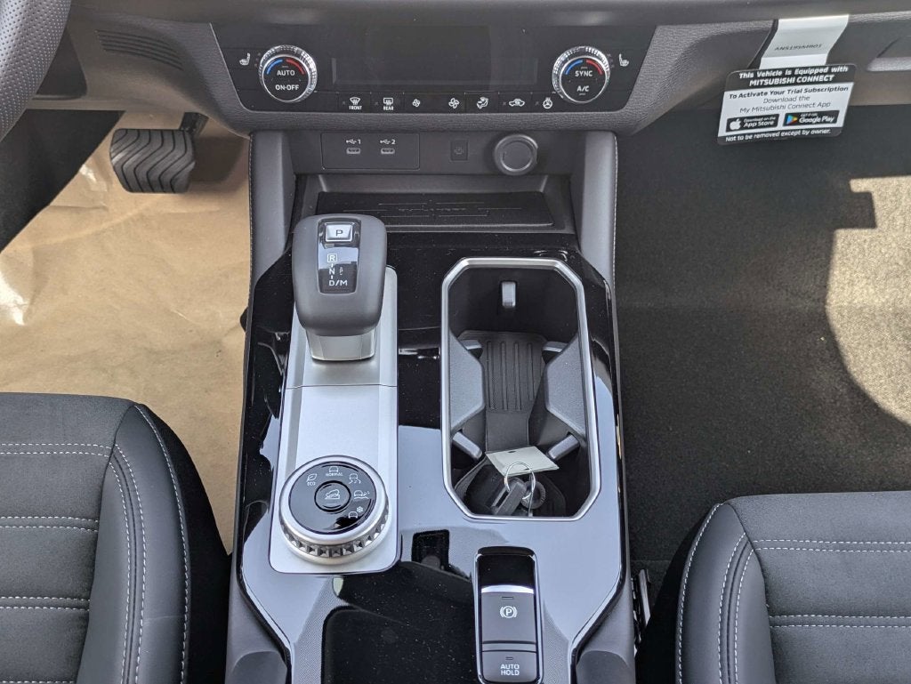 2026 Mitsubishi Outlander Base