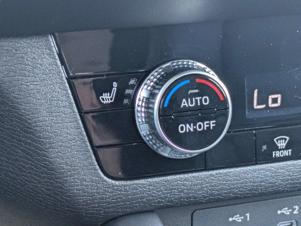 2026 Mitsubishi Outlander Base