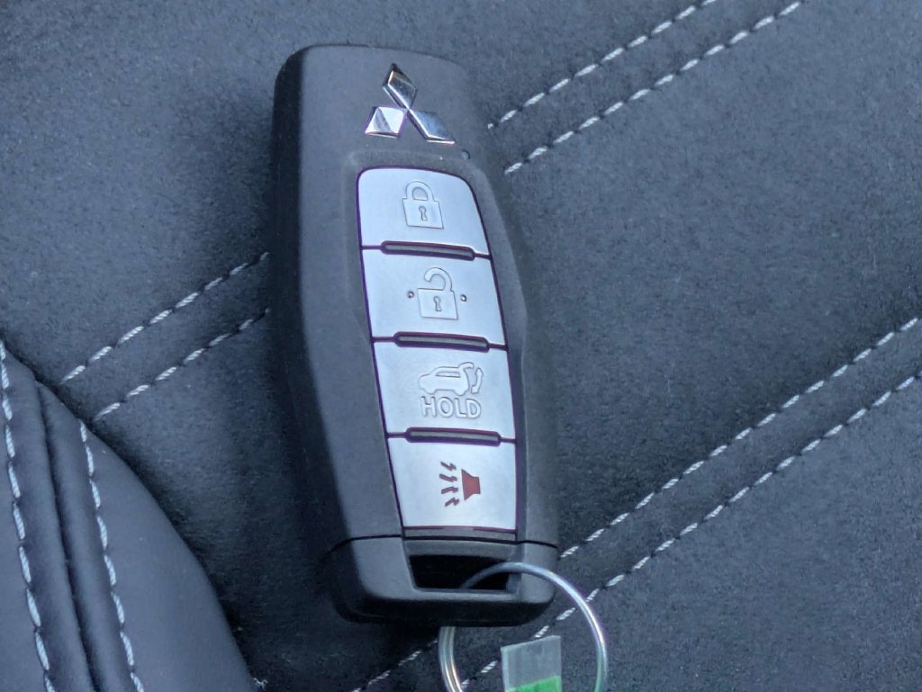 2026 Mitsubishi Outlander Base