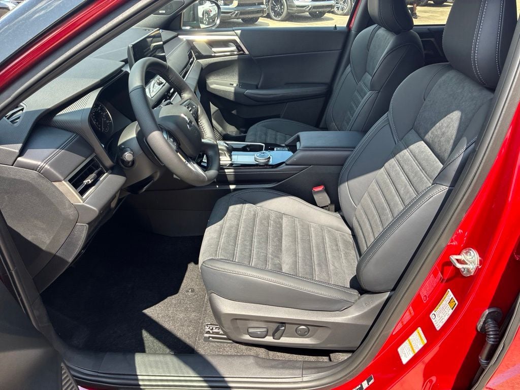 2026 Mitsubishi Outlander LE