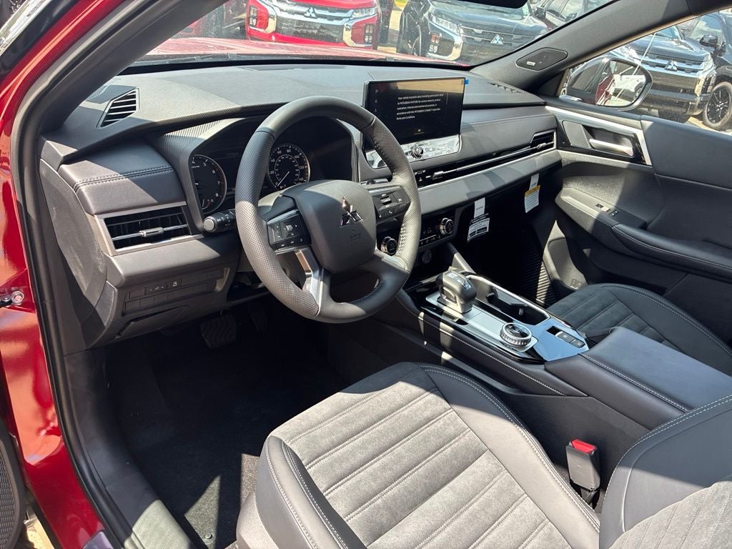 2026 Mitsubishi Outlander LE