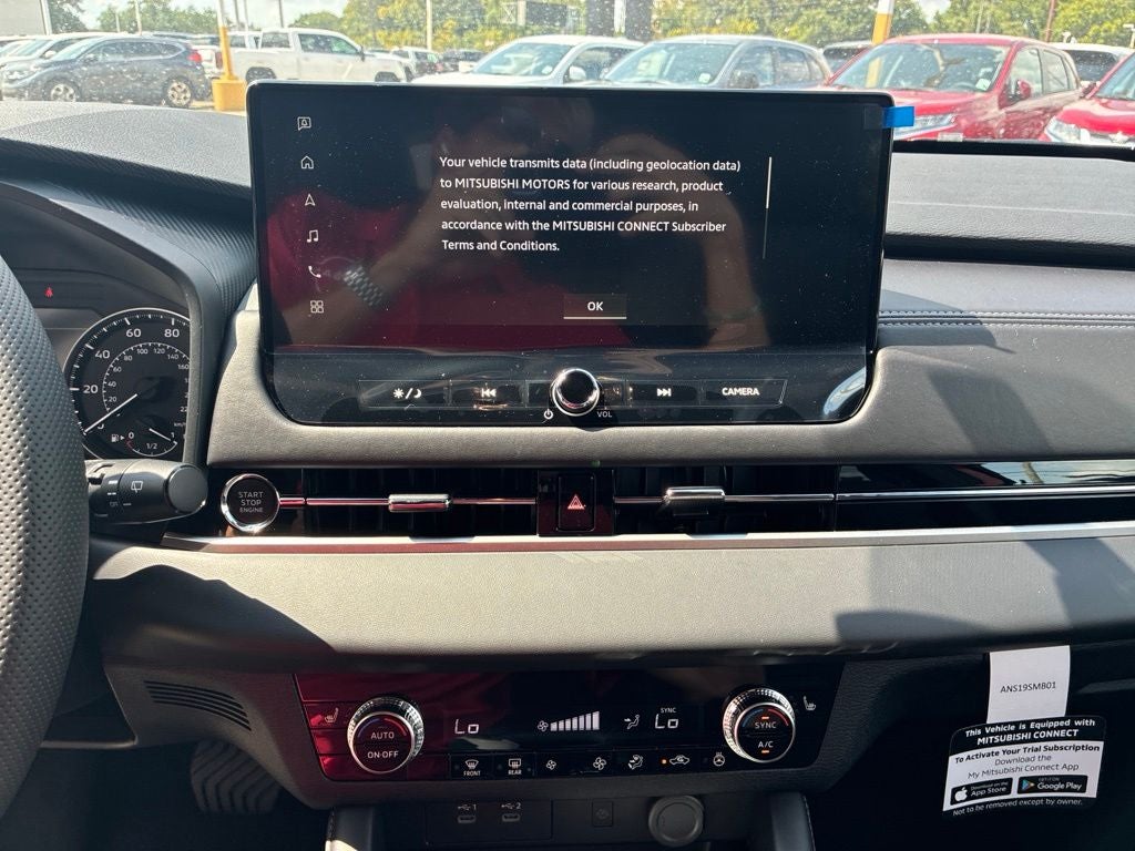 2026 Mitsubishi Outlander LE