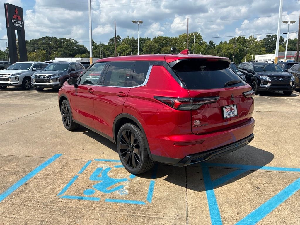 2026 Mitsubishi Outlander LE