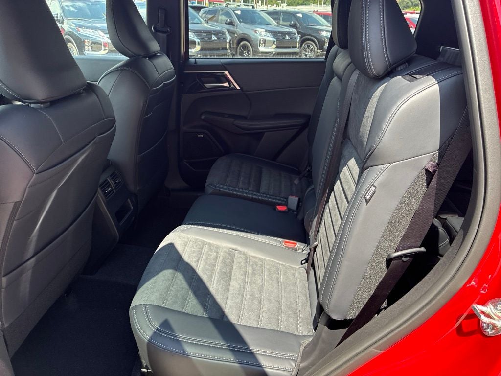 2026 Mitsubishi Outlander LE