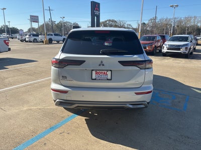 2026 Mitsubishi Outlander SE