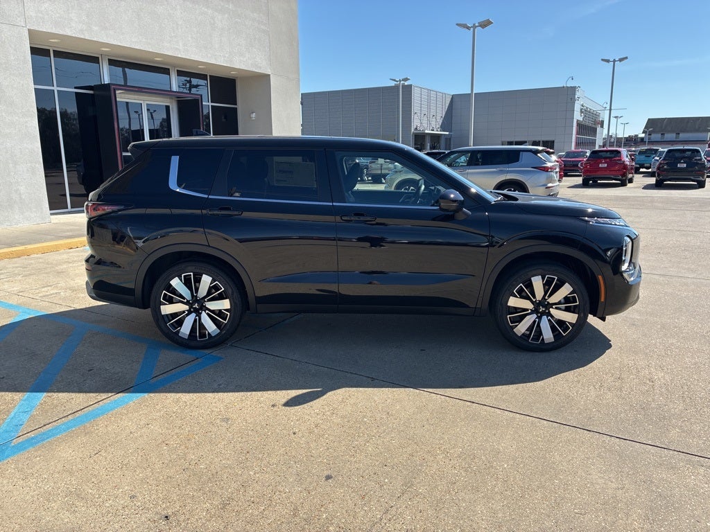 2026 Mitsubishi Outlander SE