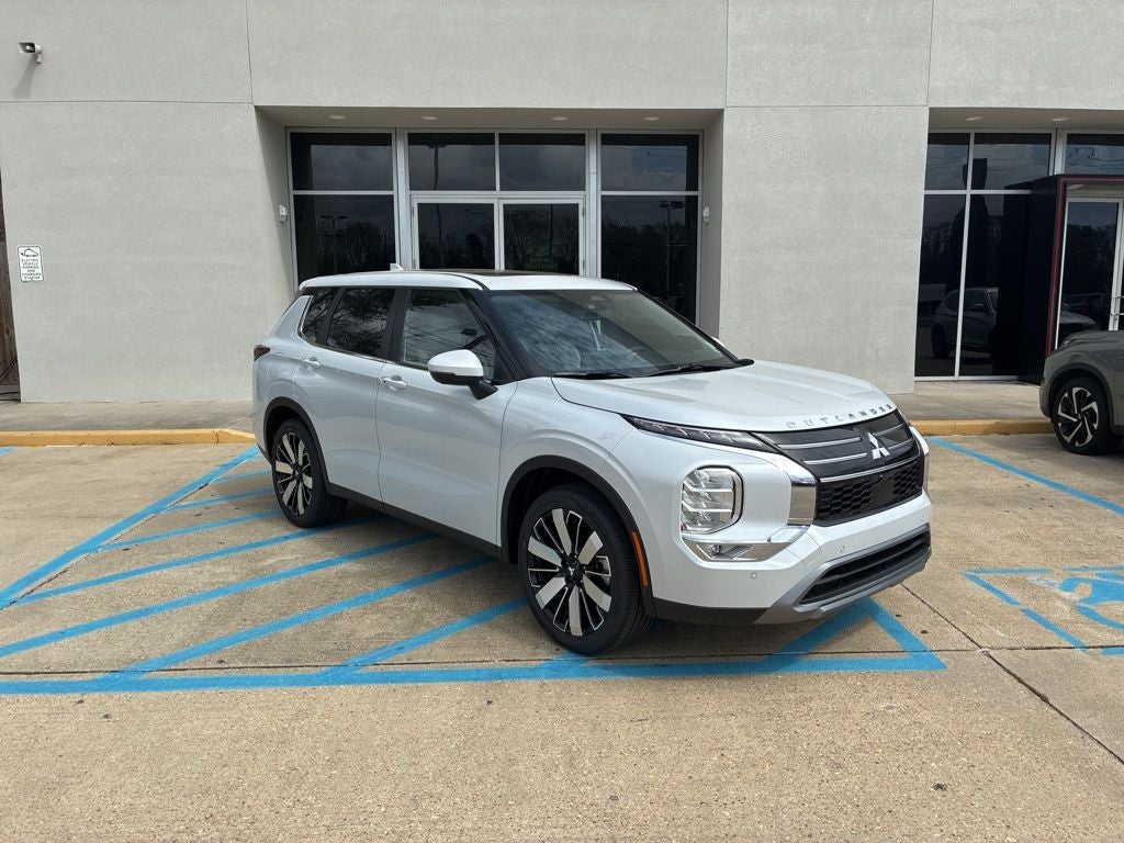 2026 Mitsubishi Outlander SE