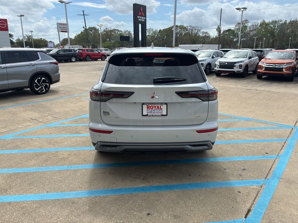 2026 Mitsubishi Outlander SE