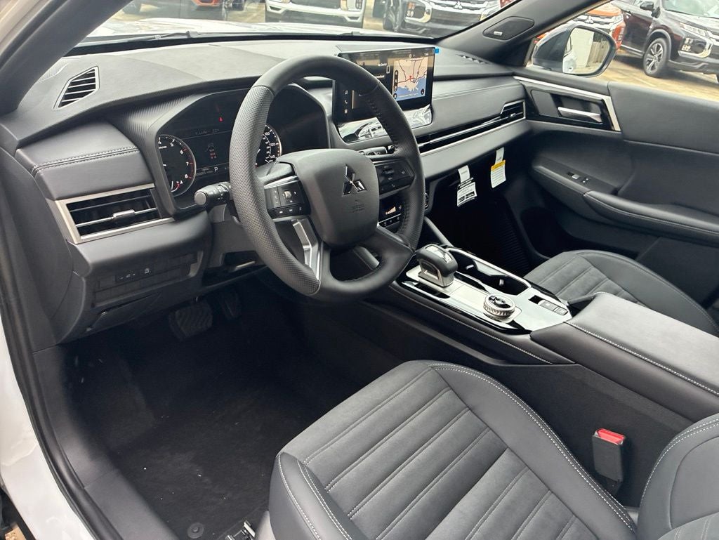 2026 Mitsubishi Outlander LE