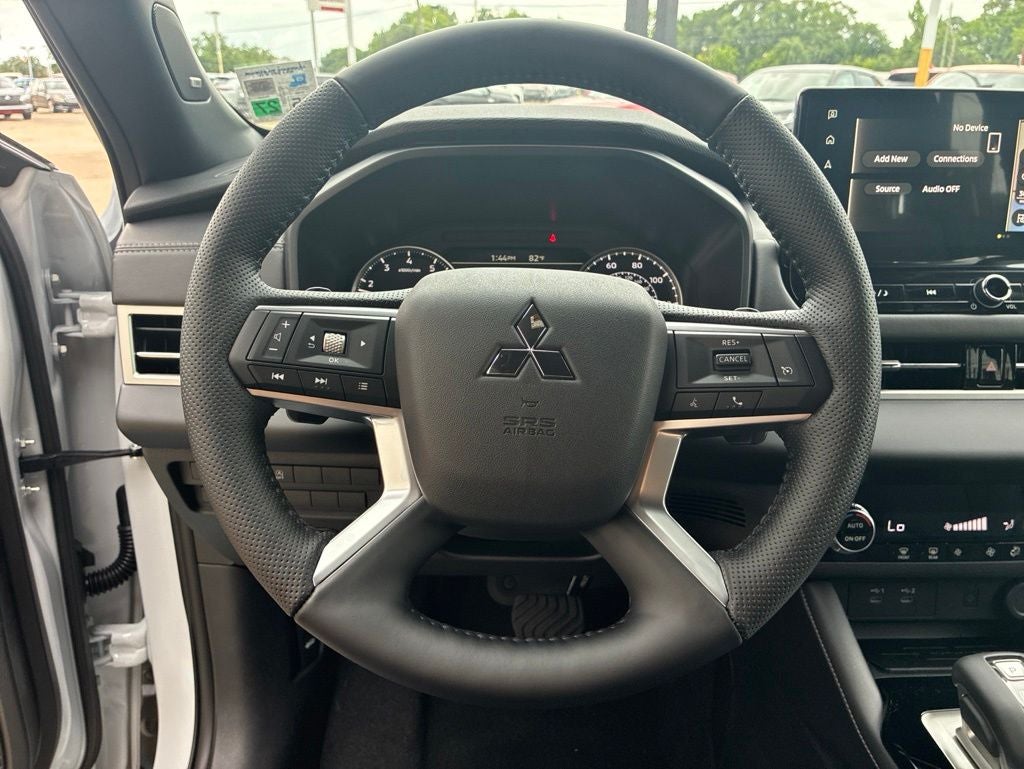 2026 Mitsubishi Outlander LE