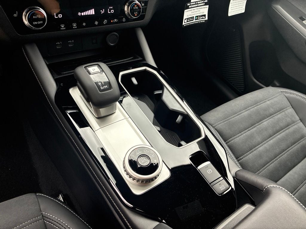 2026 Mitsubishi Outlander LE