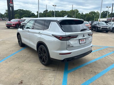 2026 Mitsubishi Outlander LE