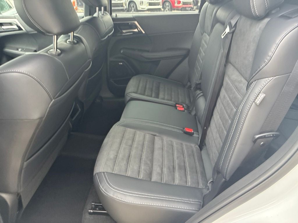 2026 Mitsubishi Outlander LE