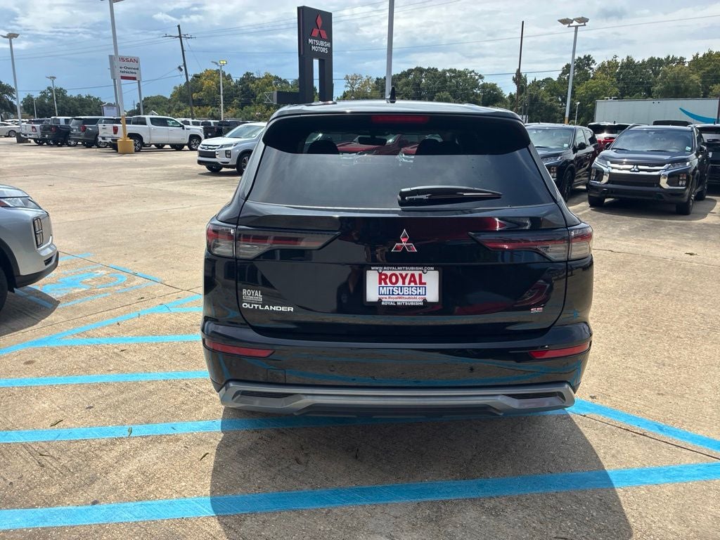 2026 Mitsubishi Outlander SE