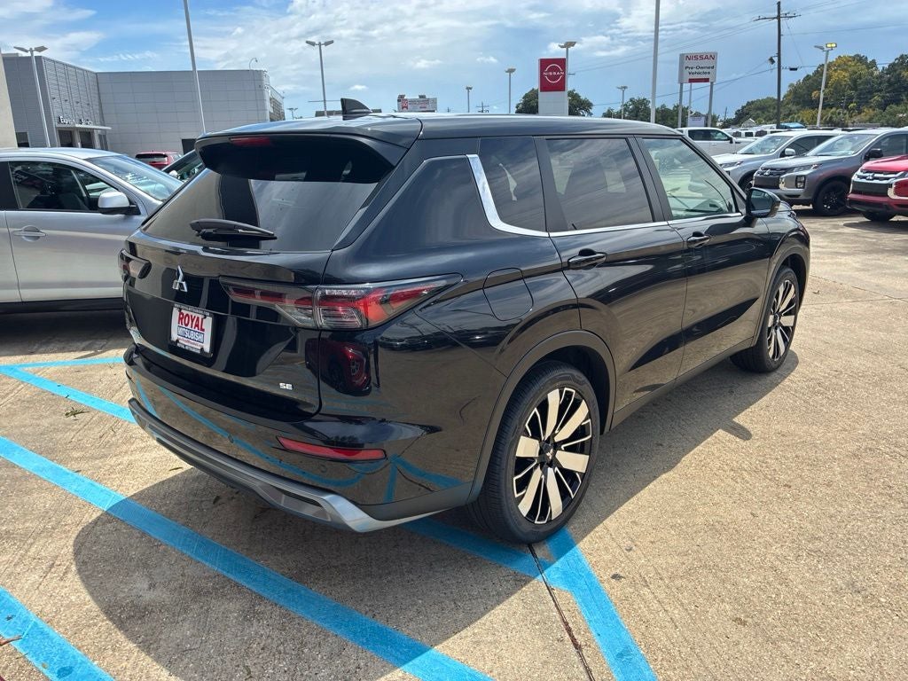2026 Mitsubishi Outlander SE