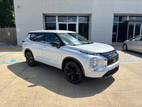2026 Mitsubishi Outlander LE