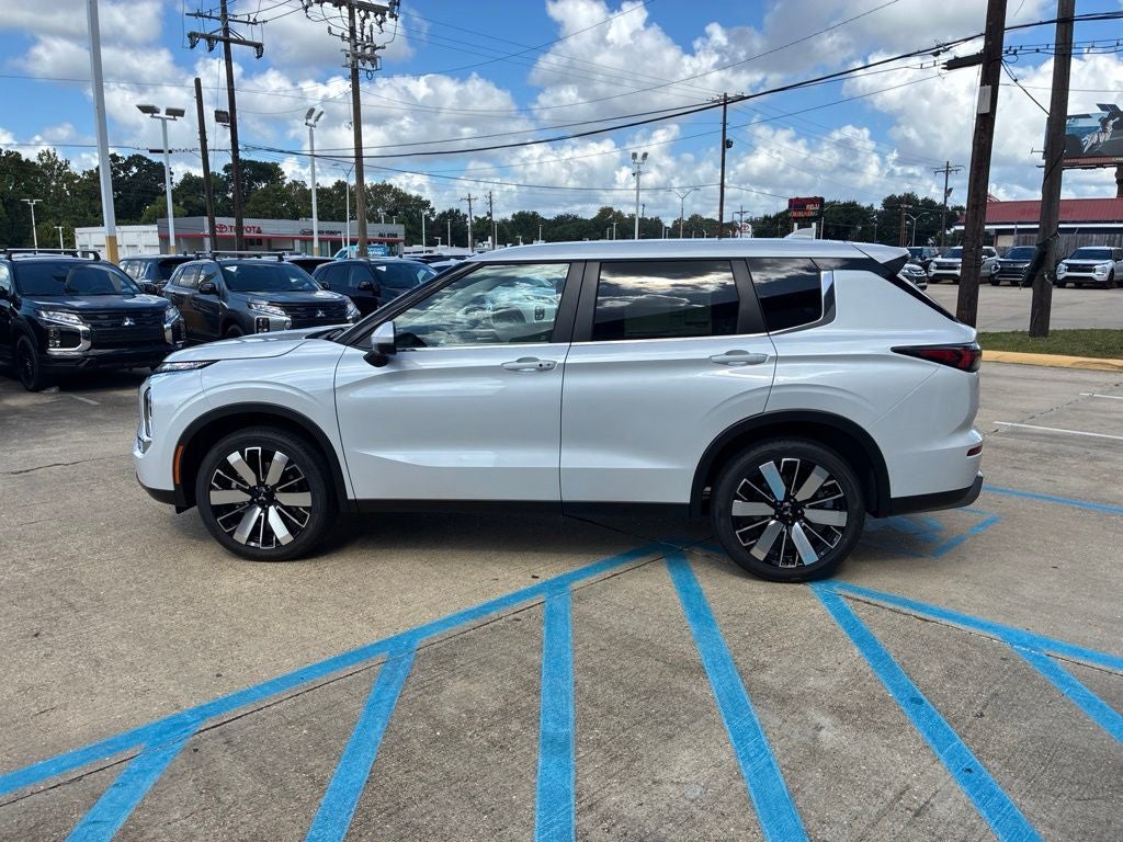 2026 Mitsubishi Outlander SE