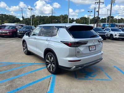 2026 Mitsubishi Outlander SE
