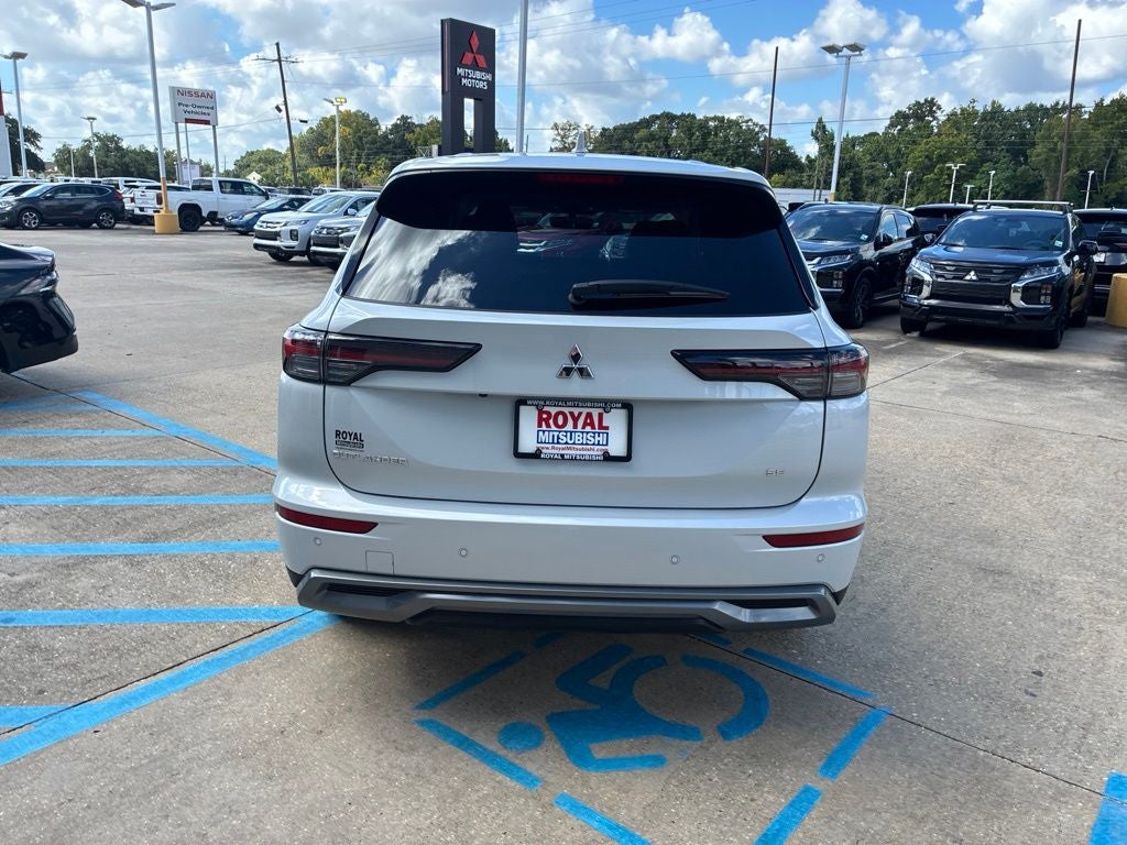 2026 Mitsubishi Outlander SE