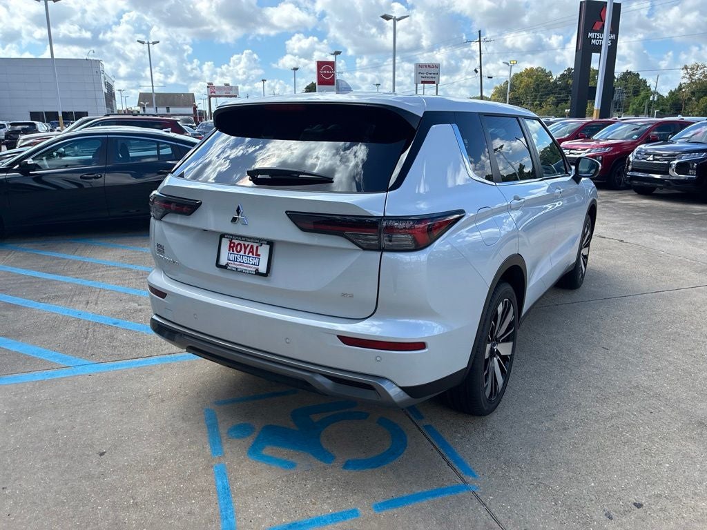 2026 Mitsubishi Outlander SE