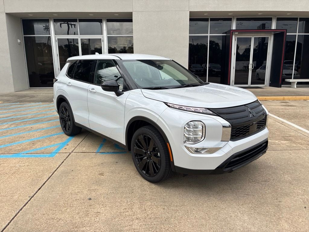 2026 Mitsubishi Outlander LE