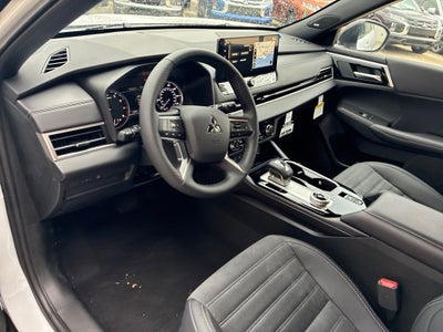 2026 Mitsubishi Outlander LE