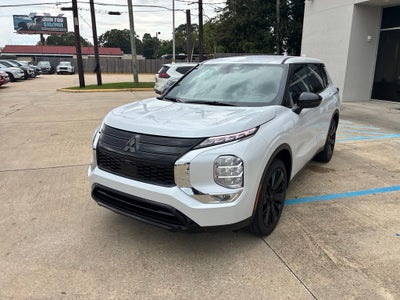 2026 Mitsubishi Outlander LE