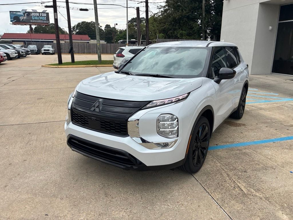 2026 Mitsubishi Outlander LE
