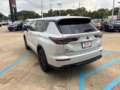 2026 Mitsubishi Outlander LE