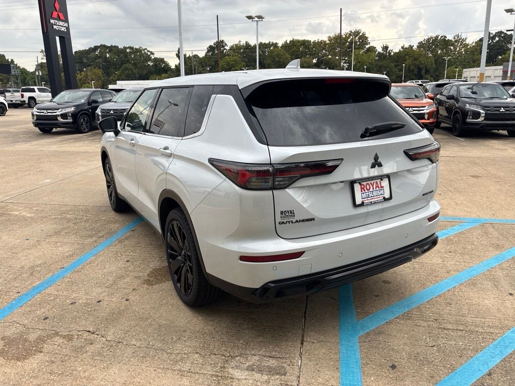 2026 Mitsubishi Outlander LE