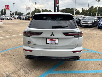 2026 Mitsubishi Outlander LE