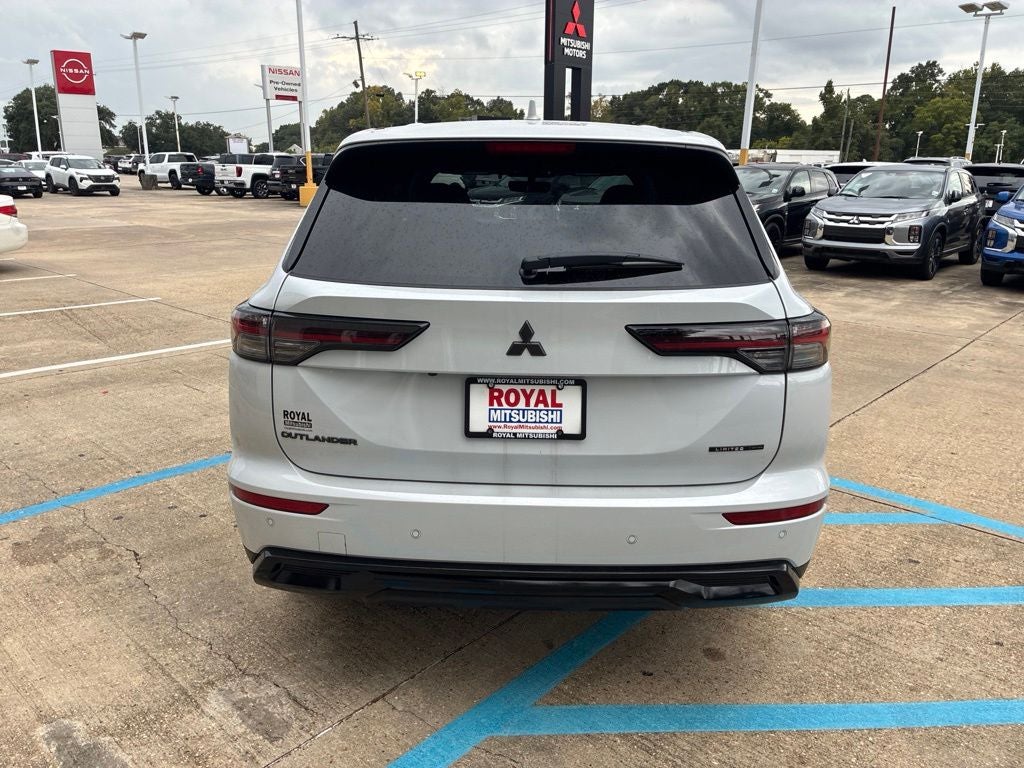 2026 Mitsubishi Outlander LE