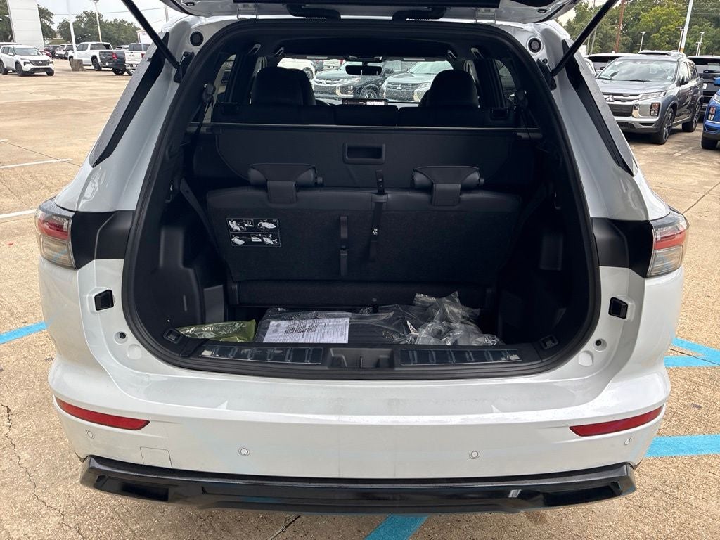 2026 Mitsubishi Outlander LE