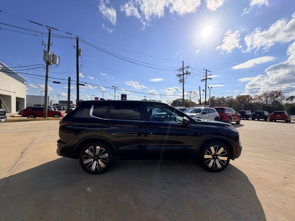 2026 Mitsubishi Outlander SE