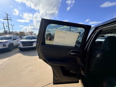 2026 Mitsubishi Outlander SE