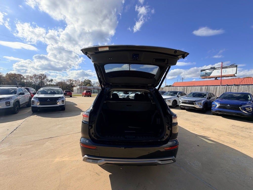 2026 Mitsubishi Outlander SE