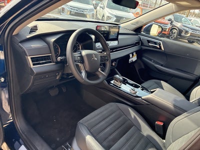 2026 Mitsubishi Outlander SE