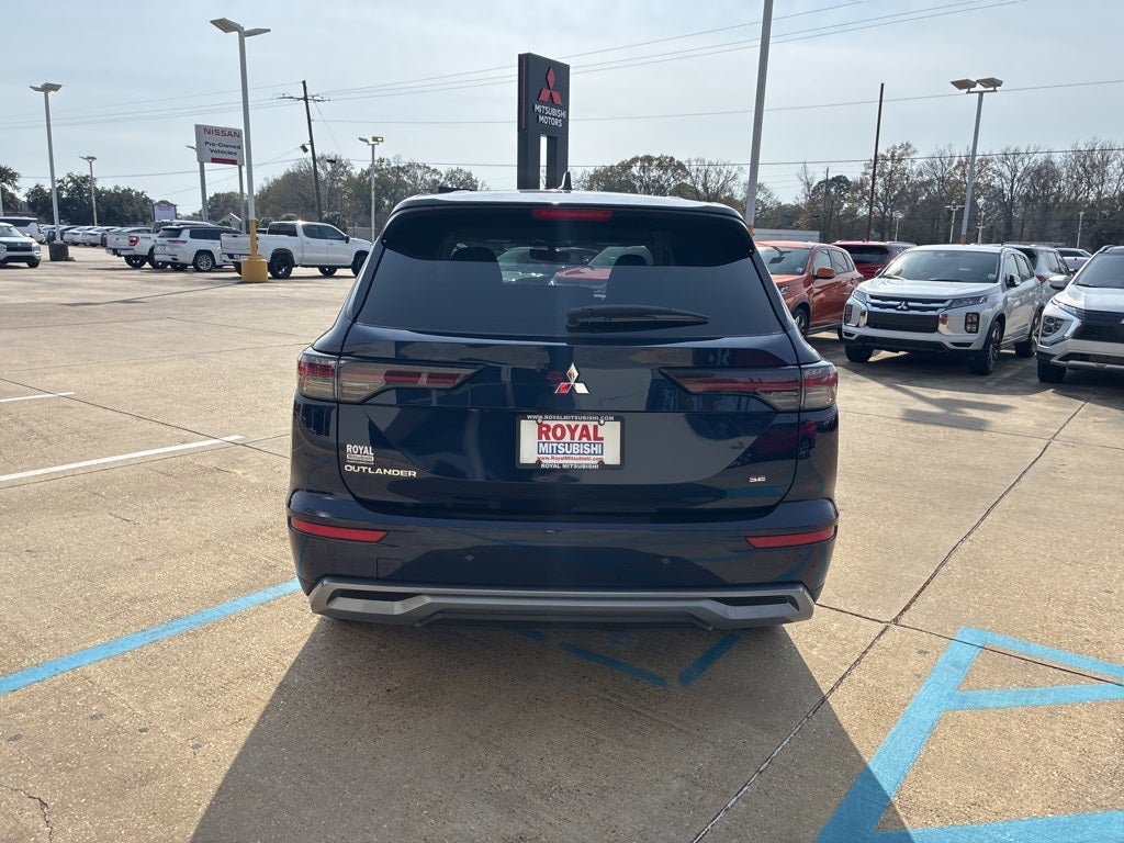 2026 Mitsubishi Outlander SE