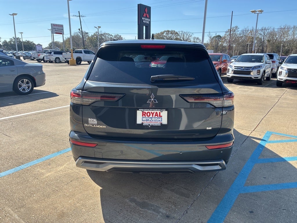 2026 Mitsubishi Outlander SE
