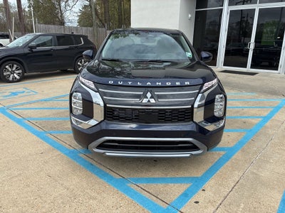 2026 Mitsubishi Outlander SE