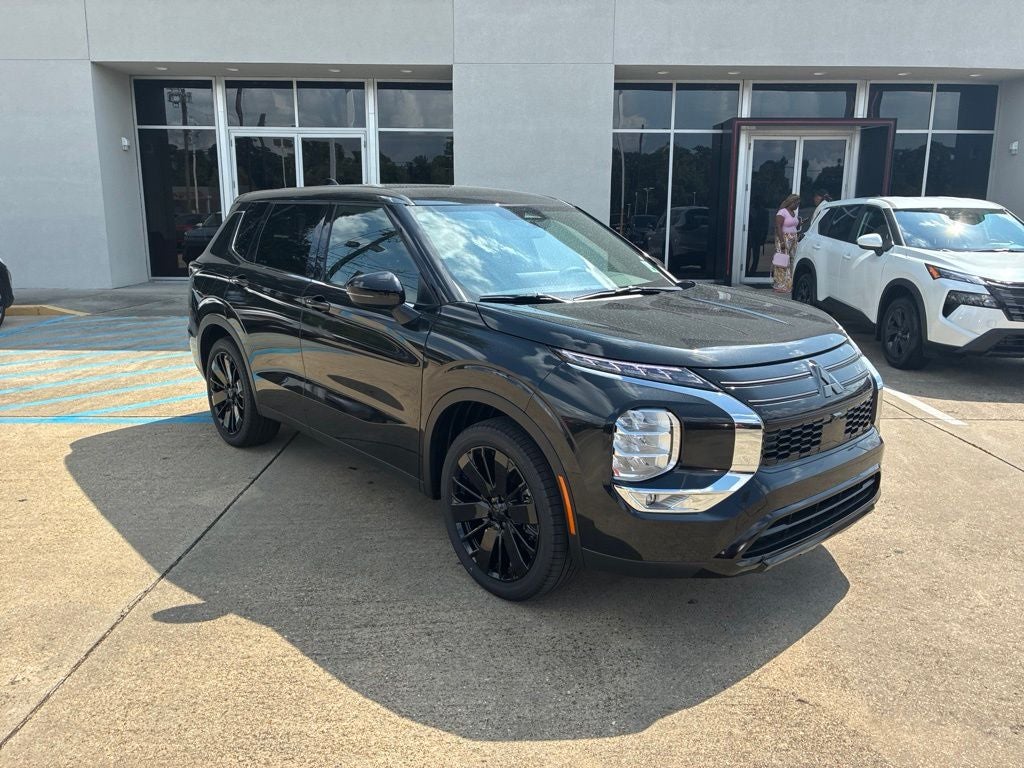 2026 Mitsubishi Outlander LE