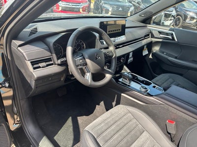 2026 Mitsubishi Outlander LE