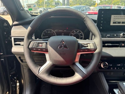2026 Mitsubishi Outlander LE