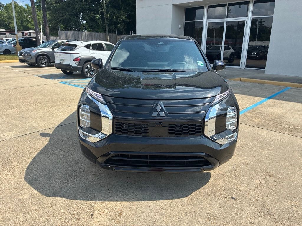 2026 Mitsubishi Outlander LE