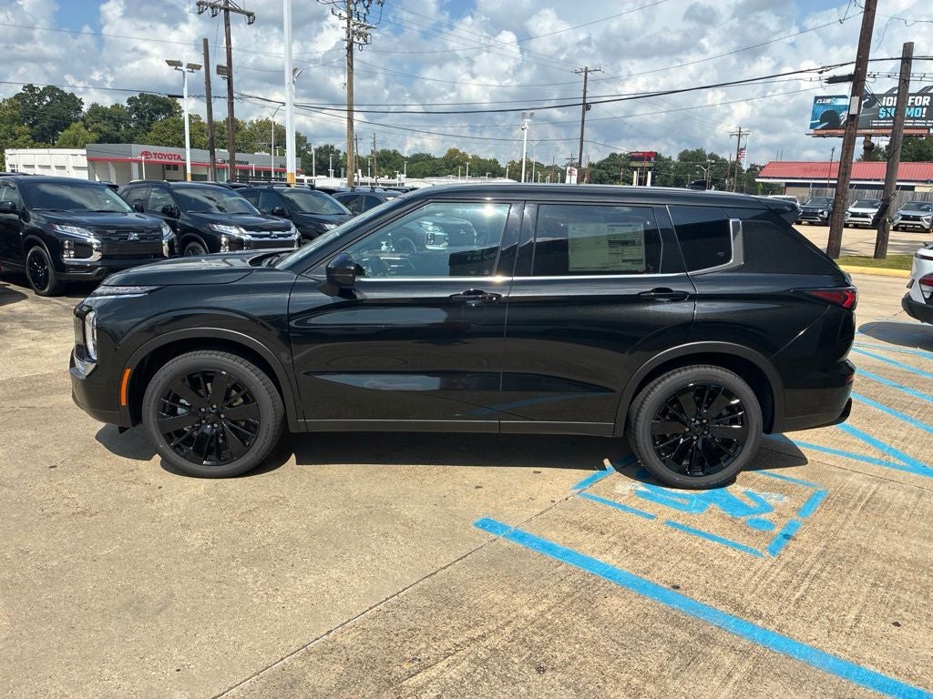 2026 Mitsubishi Outlander LE